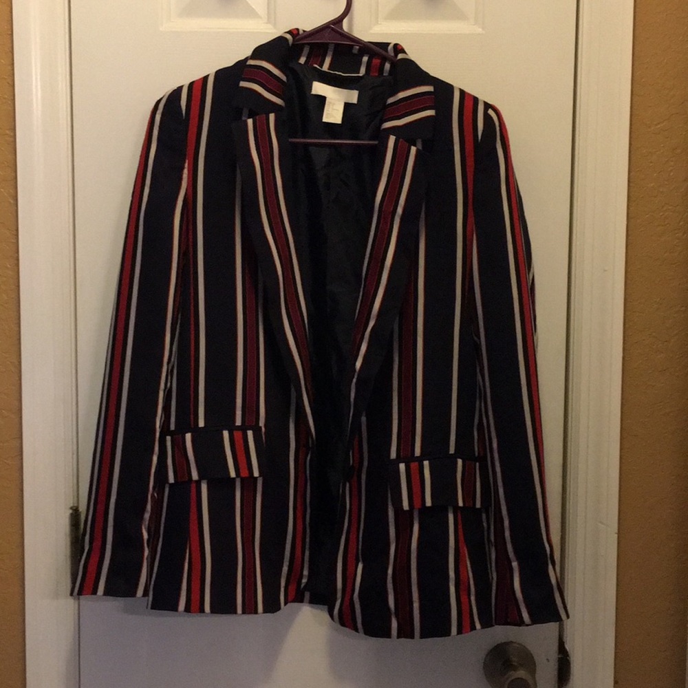 Cute Blazer! 🖤❤️ - Picture 2 of 3